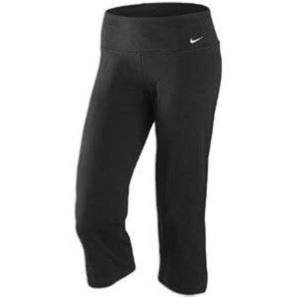 Nike Women's FItDry Black Relaxed fit Capri Size Medium - Picture 2 of 4